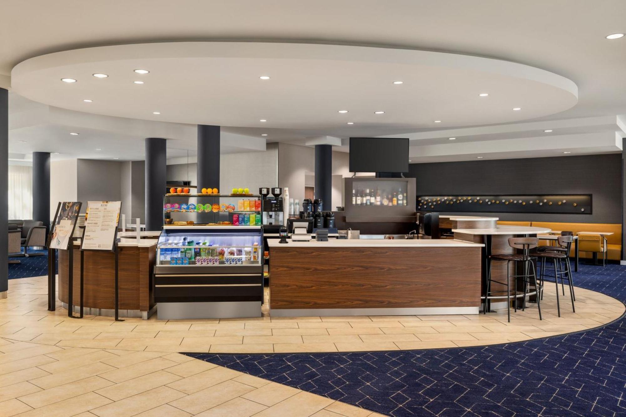 Hotel Courtyard By Marriott Arena 3*